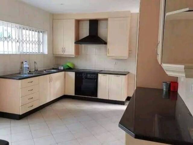 #55 - Casa para Venda em Maputo - Maputo