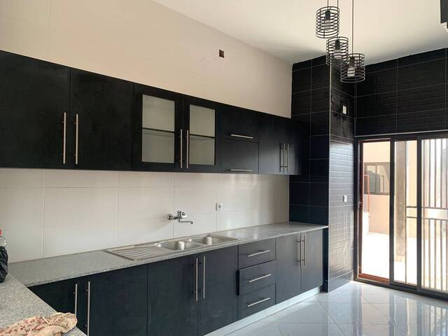 #65 - Casa para Locação em Maputo - Maputo