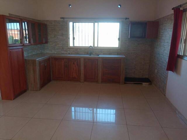#77 - Casa para Venda em Maputo - Maputo