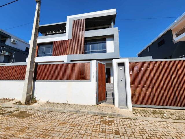 #127 - Casa para Venda em Maputo - Maputo - 1