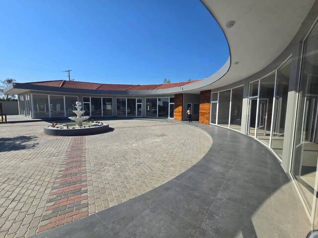 #172 - Loja para Venda em Maputo - Maputo - 1