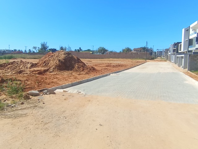 Terreno para Venda em Maputo - 3
