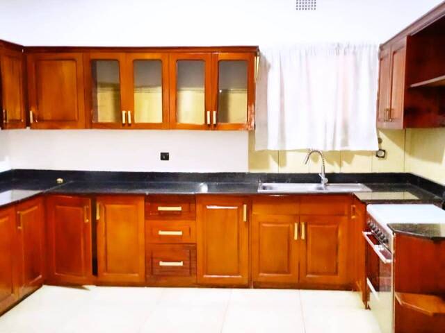 Casa para Arrendamento em Maputo - 4