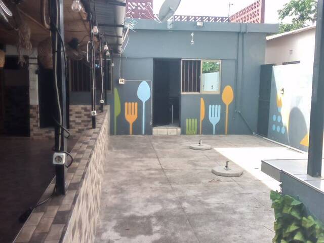 #1056 - Conjunto Comercial para Venda em Maputo - Maputo