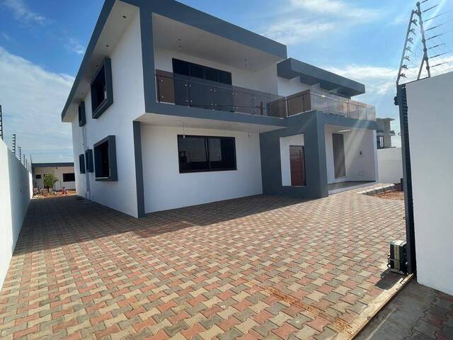 #1237 - Casa para Arrendamento em Maputo - Maputo - 1