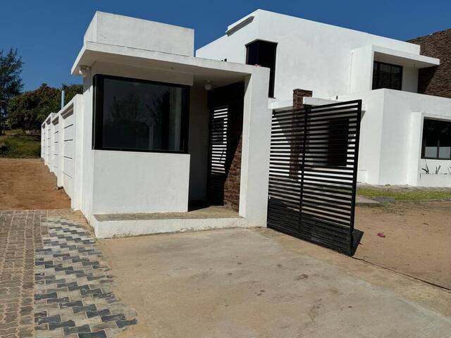 #1498 - Casa para Venda em Maputo - Maputo
