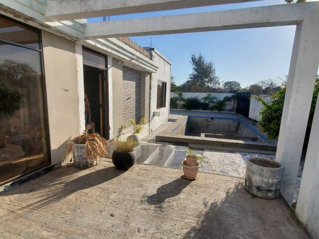 #1517 - Casa para Venda em Maputo - Maputo