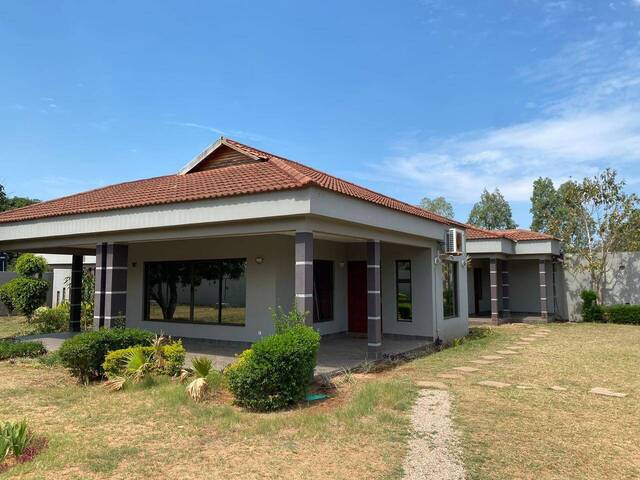 #1546 - Casa para Locação em Maputo - Maputo