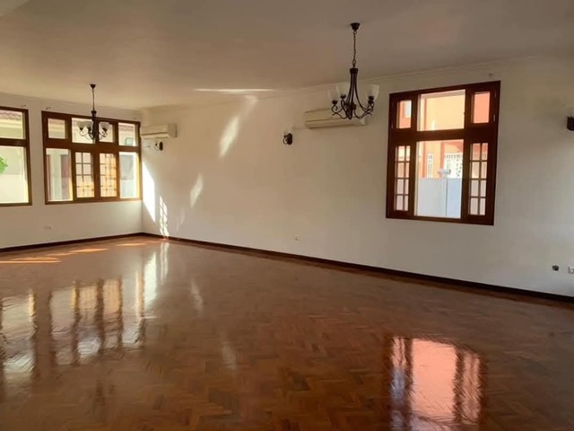 #1556 - Casa para Locação em Maputo - Maputo