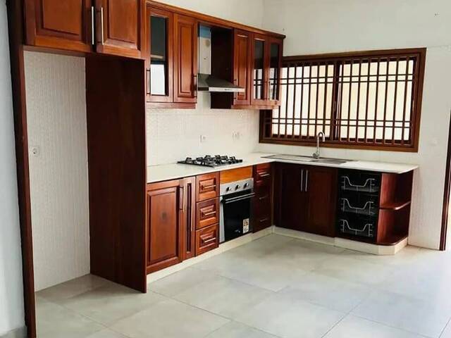 #1608 - Casa para Venda em Maputo - Maputo