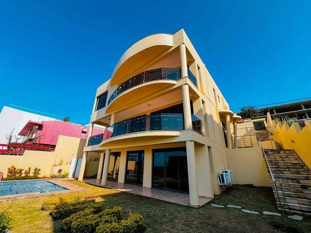 #1880 - Casa para Arrendamento em Maputo - Maputo