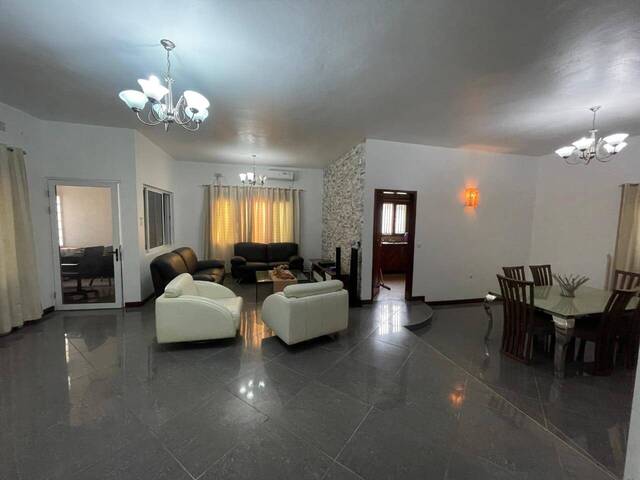 #2028 - Casa para Venda em Maputo - Maputo