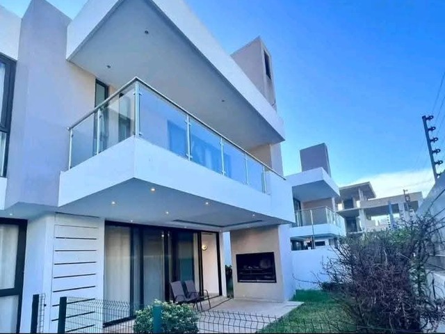 #2042 - Casa para Arrendamento em Maputo - Maputo