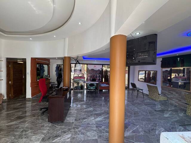 Salão Comercial para Arrendamento em Maputo - 4