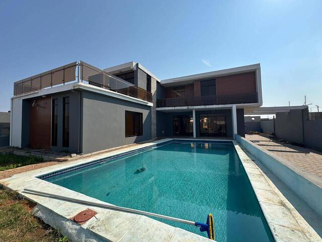 #2393 - Casa para Venda em Maputo - Maputo