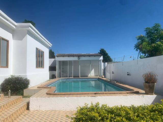 #2402 - Casa para Arrendamento em Maputo - Maputo