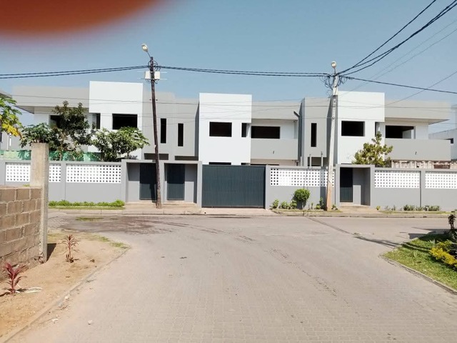 #2405 - Casa para Venda em Maputo - Maputo