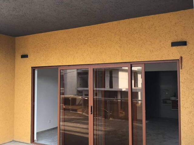 #2435 - Casa para Venda em Maputo - Maputo