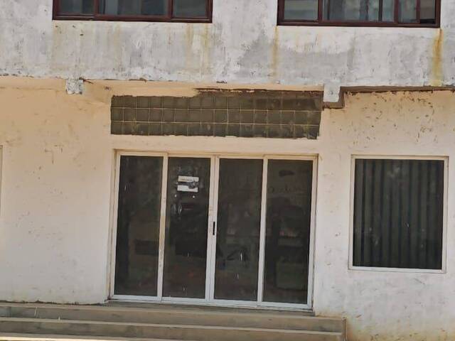 Conjunto Comercial para Arrendamento em Maputo - 4