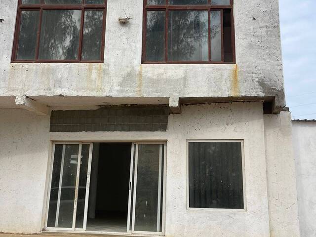 #2529 - Conjunto Comercial para Arrendamento em Maputo - Maputo