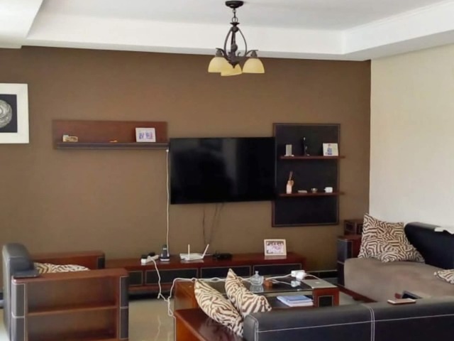 #2566 - Casa para Arrendamento em Maputo - Maputo