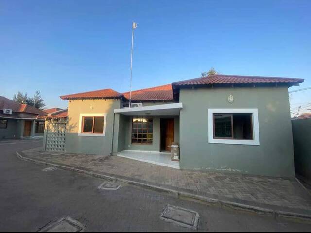#2597 - Casa para Arrendamento em Maputo - Maputo
