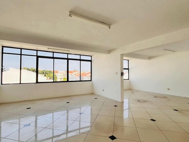 #2618 - Escritório para Arrendamento em Maputo - Maputo