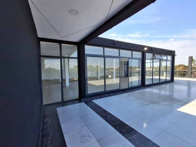 #2910 - Conjunto Comercial para Arrendamento em Maputo - Maputo