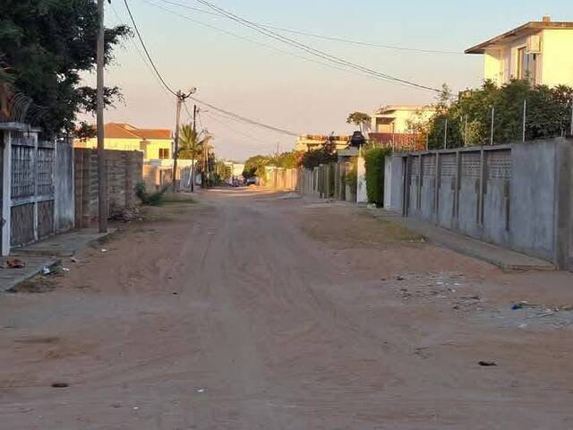 #3202 - Área para Venda em Maputo - Maputo