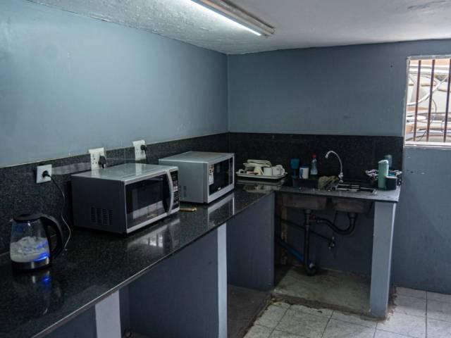#3320 - Conjunto Comercial para Venda em Maputo - Maputo