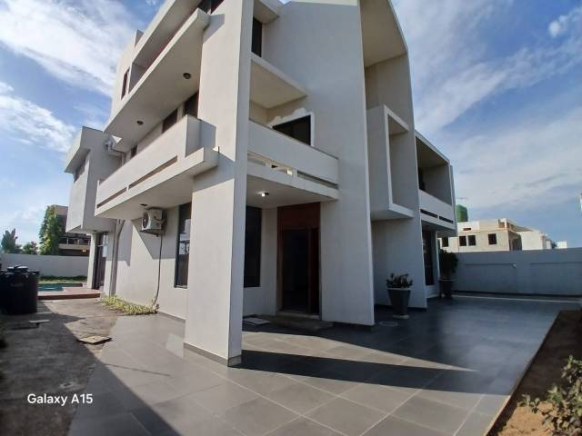 Triplex para Venda em Maputo - 2