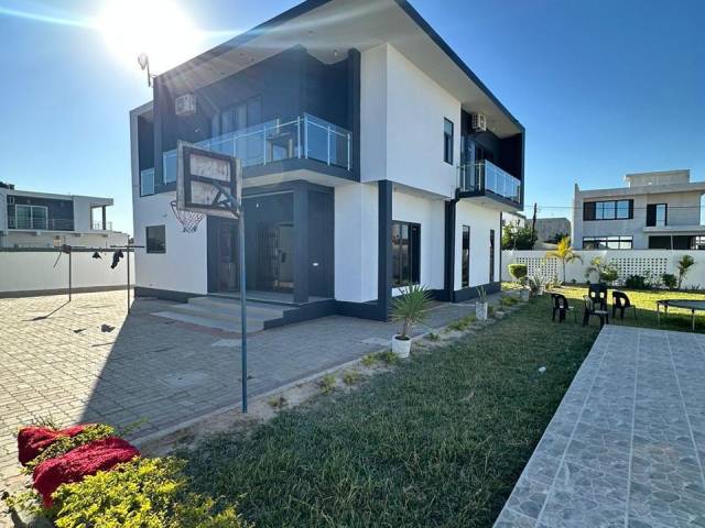 Casa para Arrendamento em Maputo - 2
