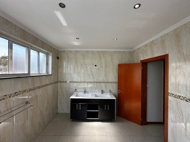 Casa para Arrendamento em Maputo - 4