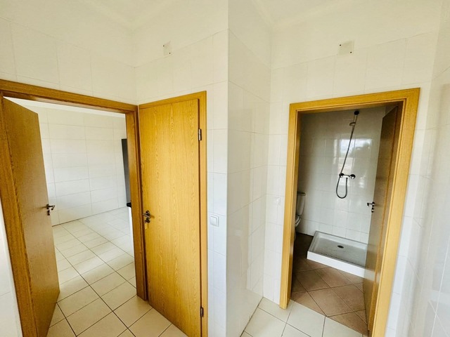 Apartamento para Arrendamento em Maputo - 4