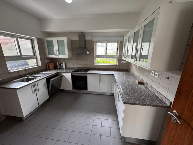 Casa para Arrendamento em Maputo - 3