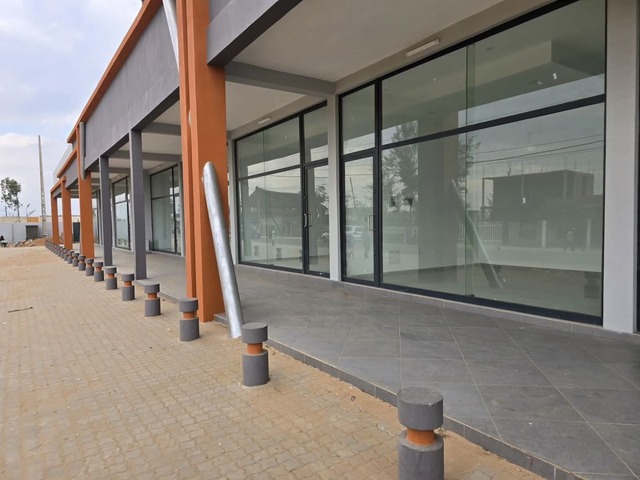 #4983 - Prédio comercial para Venda em Maputo - Maputo