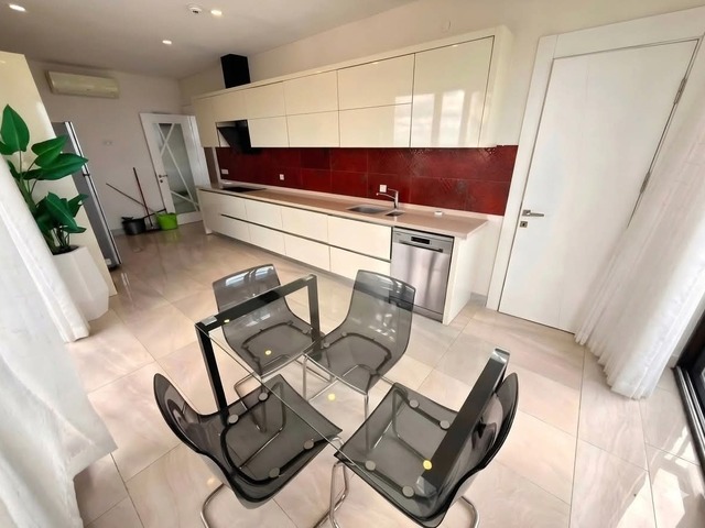 Apartamento para Arrendamento em Maputo - 5
