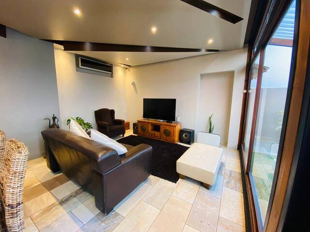 Apartamento para Arrendamento em Maputo - 5