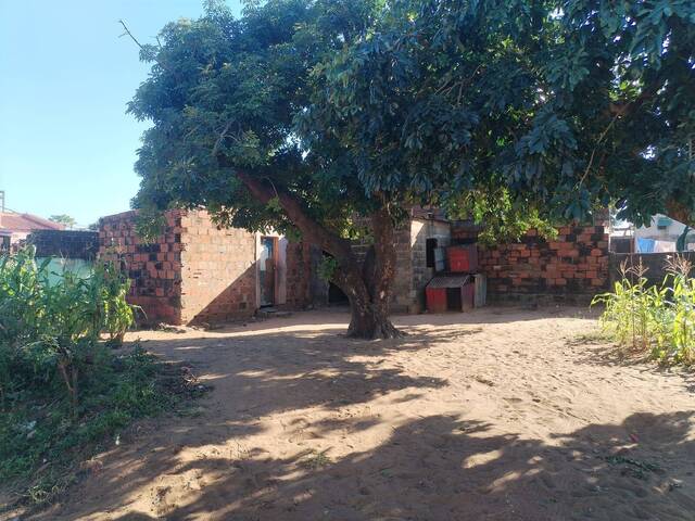 Área para Venda em Maputo - 2
