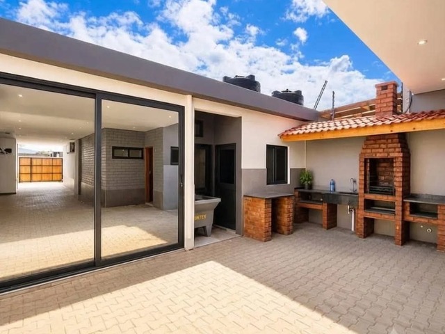Casa para Arrendamento em Maputo - 2
