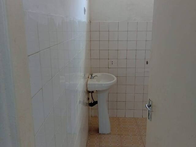 Conjunto Comercial para Arrendamento em Maputo - 5
